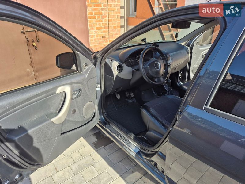 Хэтчбек Dacia Sandero 2009 в Виннице