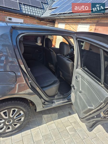 Хэтчбек Dacia Sandero 2009 в Виннице