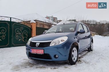 Хетчбек Dacia Sandero 2009 в Чернігові