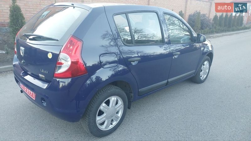 Хэтчбек Dacia Sandero 2009 в Александрие