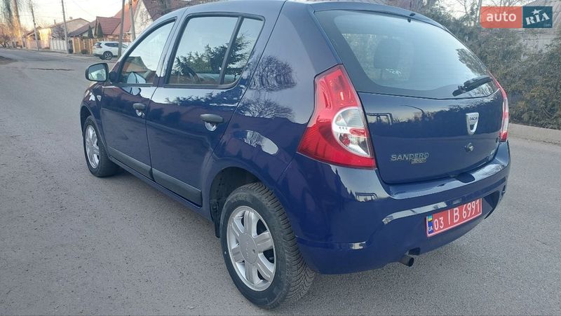 Хэтчбек Dacia Sandero 2009 в Александрие