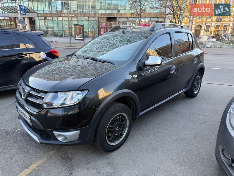 Хэтчбек Dacia Sandero 2014 в Киеве