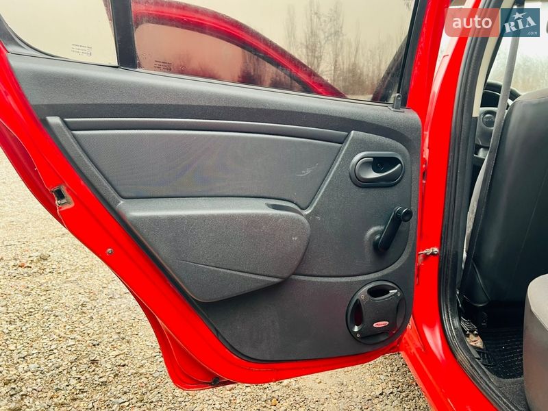 Хэтчбек Dacia Sandero 2009 в Харькове