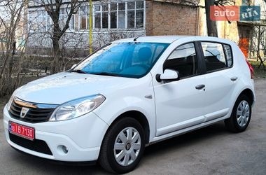 Хетчбек Dacia Sandero 2008 в Золотоноші