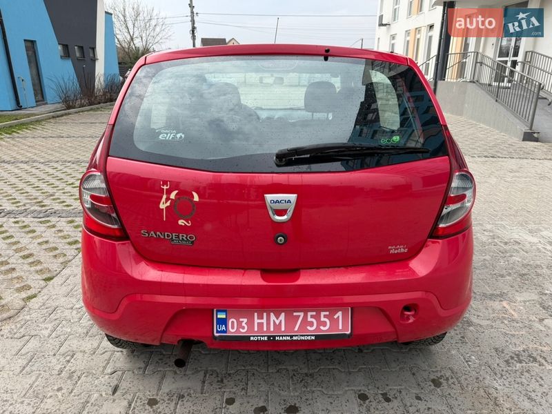Хэтчбек Dacia Sandero 2010 в Киеве