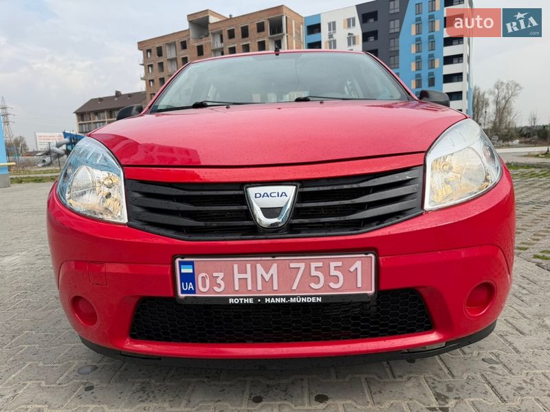 Хэтчбек Dacia Sandero 2010 в Киеве