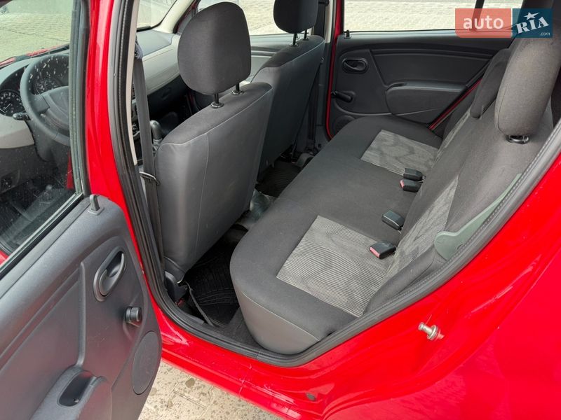 Хэтчбек Dacia Sandero 2010 в Киеве