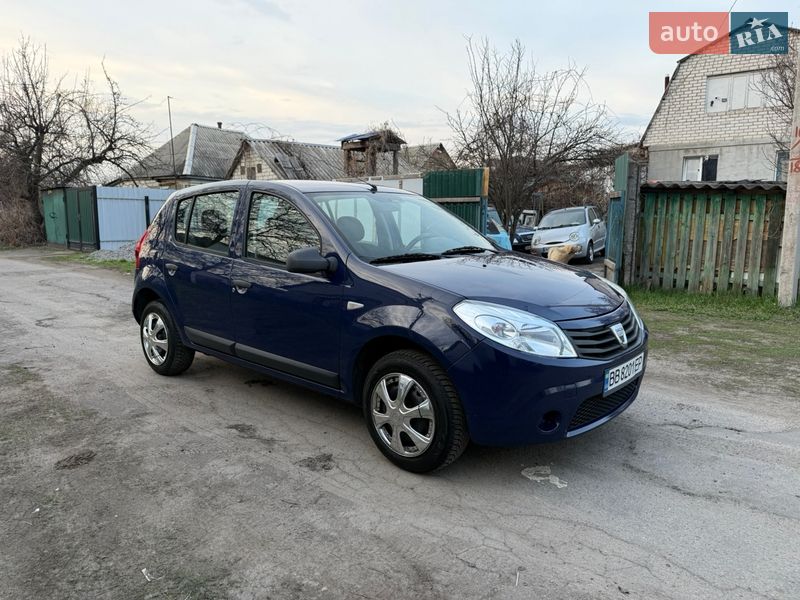 Хэтчбек Dacia Sandero 2009 в Кременчуге