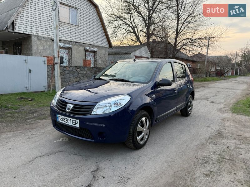 Хэтчбек Dacia Sandero 2009 в Кременчуге