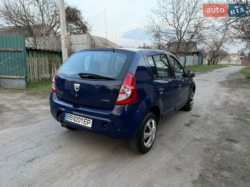 Хэтчбек Dacia Sandero 2009 в Кременчуге