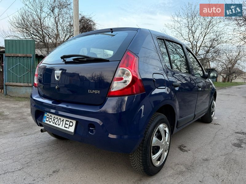 Хэтчбек Dacia Sandero 2009 в Кременчуге