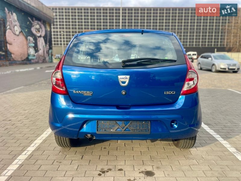 Хэтчбек Dacia Sandero 2010 в Луцке