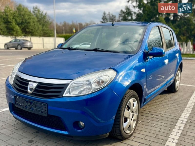 Хэтчбек Dacia Sandero 2010 в Луцке