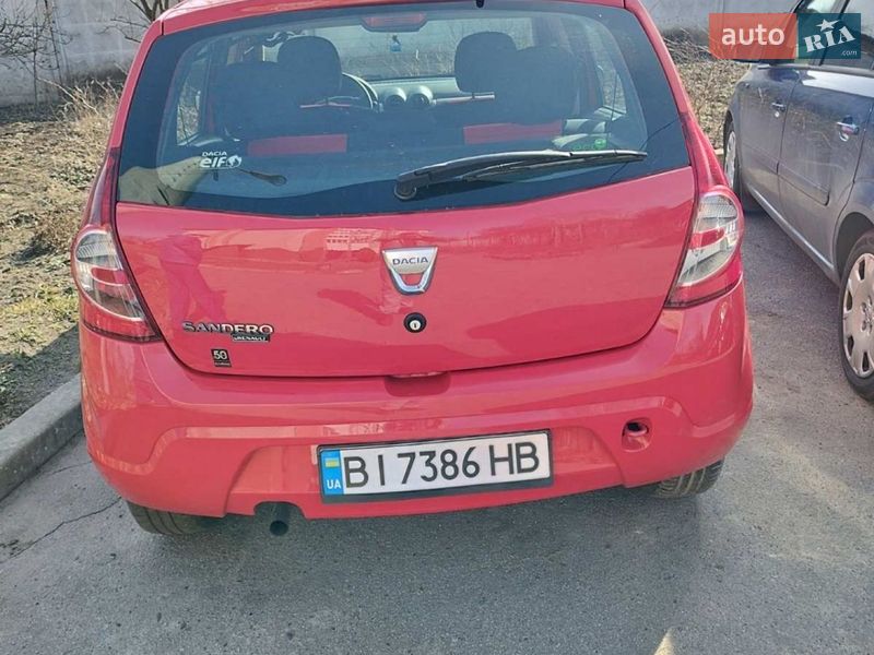 Хэтчбек Dacia Sandero 2010 в Миргороде
