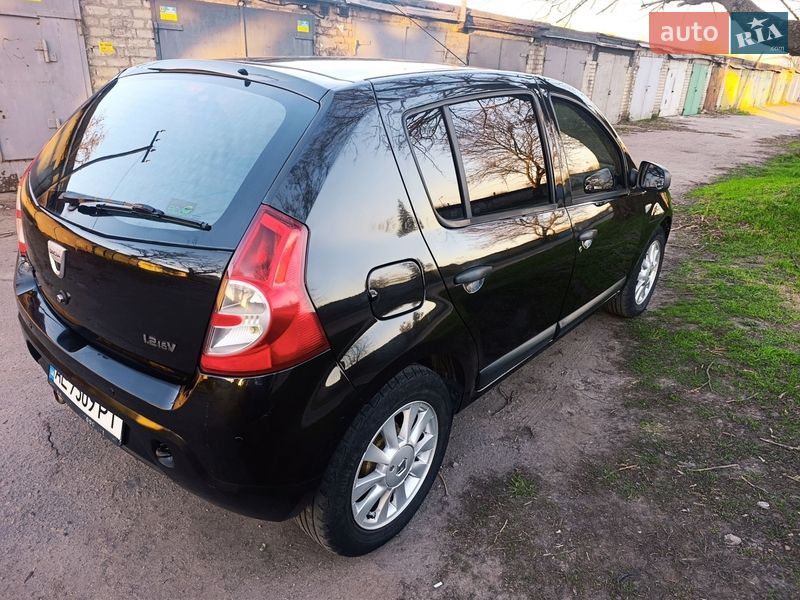 Хэтчбек Dacia Sandero 2009 в Каменском