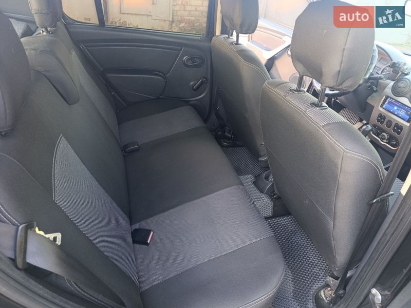 Хэтчбек Dacia Sandero 2009 в Каменском