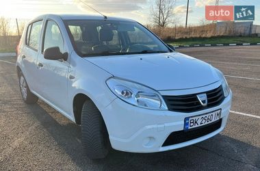 Хетчбек Dacia Sandero 2009 в Рівному