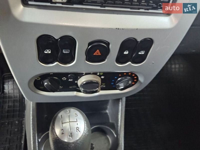 Хэтчбек Dacia Sandero 2009 в Виннице фото 5 Хэтчбек Dacia Sandero 2009 в Виннице