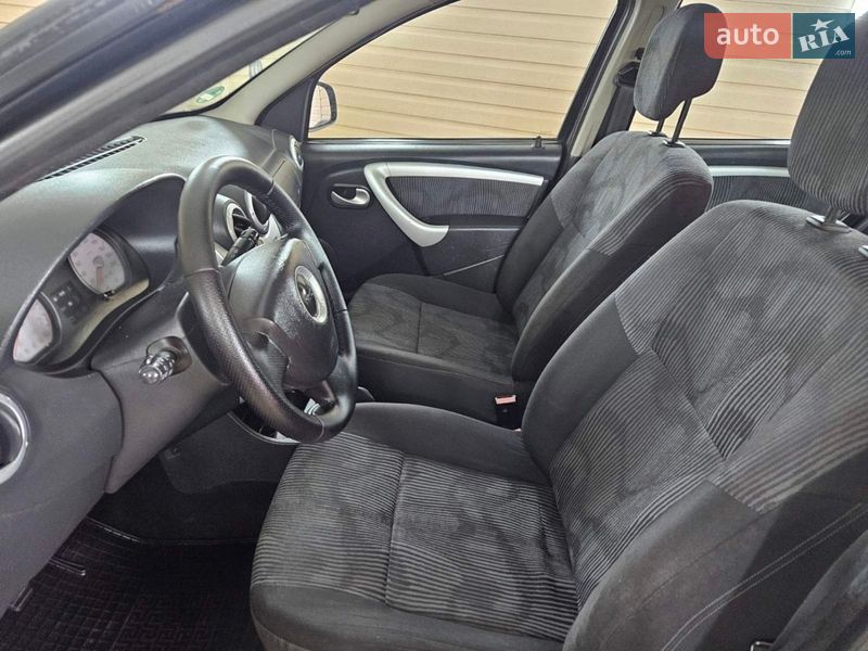 Хэтчбек Dacia Sandero 2009 в Виннице фото 13 Хэтчбек Dacia Sandero 2009 в Виннице