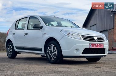 Хэтчбек Dacia Sandero 2008 в Фастове
