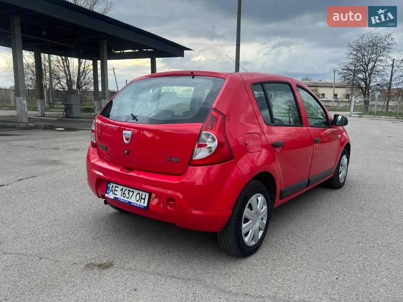 Хэтчбек Dacia Sandero 2009 в Днепре