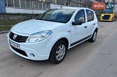 Хэтчбек Dacia Sandero 2009 в Житомире