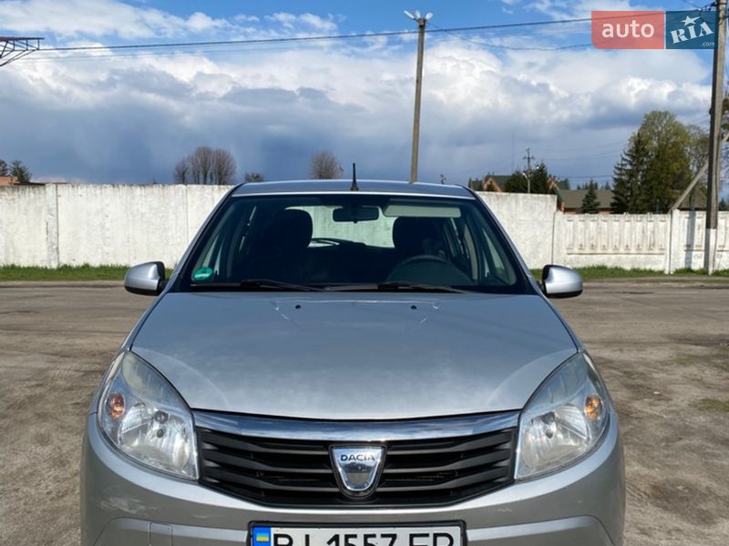 Хэтчбек Dacia Sandero 2009 в Полтаве