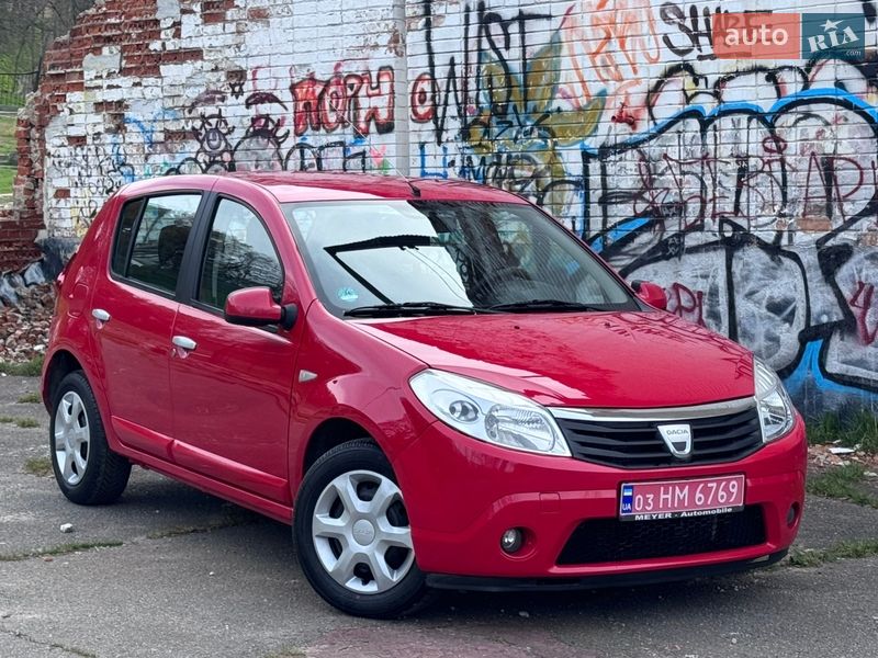 Хэтчбек Dacia Sandero 2009 в Полтаве фото Хэтчбек Dacia Sandero 2009 в Полтаве