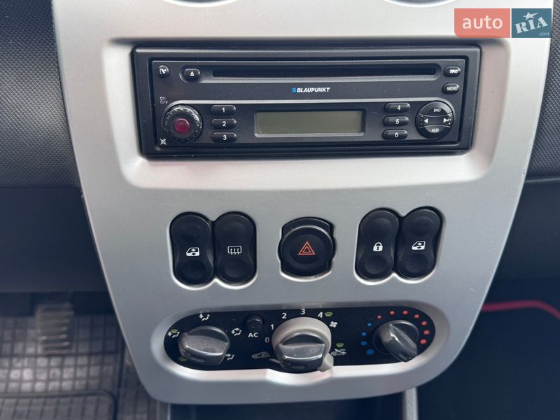 Хэтчбек Dacia Sandero 2009 в Полтаве фото 14 Хэтчбек Dacia Sandero 2009 в Полтаве