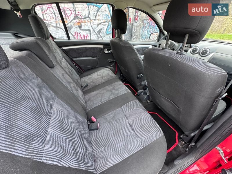 Хэтчбек Dacia Sandero 2009 в Полтаве фото 19 Хэтчбек Dacia Sandero 2009 в Полтаве