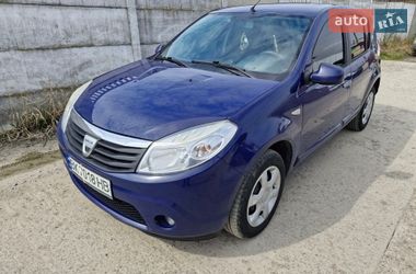 Хетчбек Dacia Sandero 2009 в Рівному