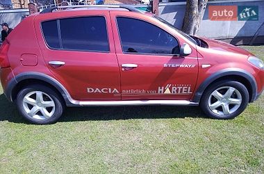 Хетчбек Dacia Sandero 2010 в Недригайліву