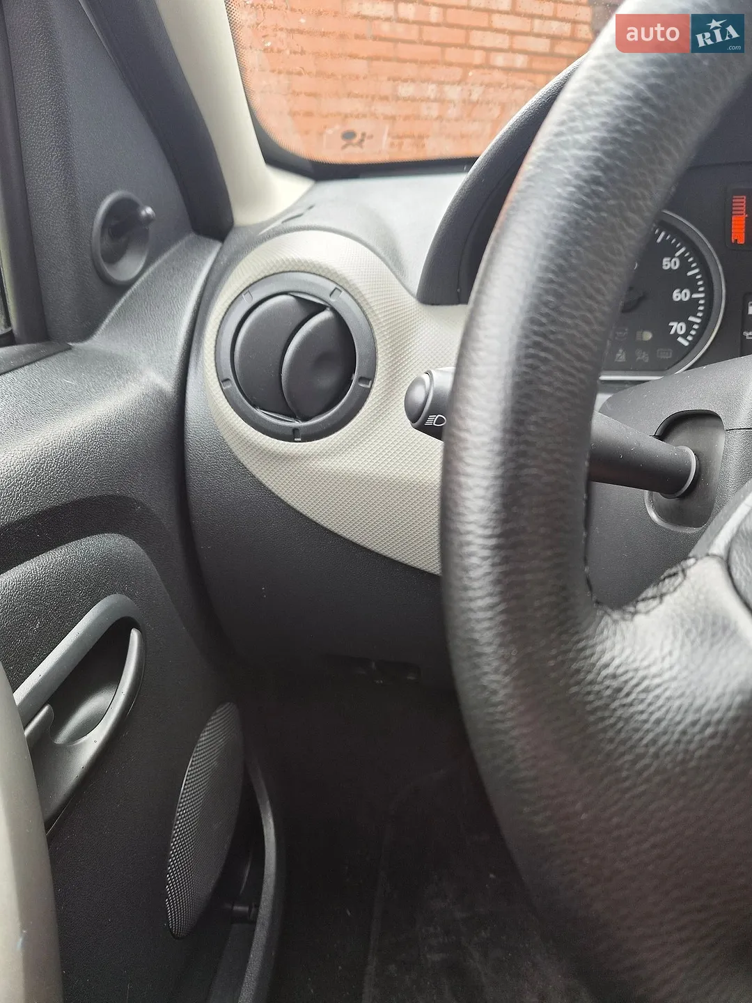 2010 Dacia Sandero - мініатюра 17