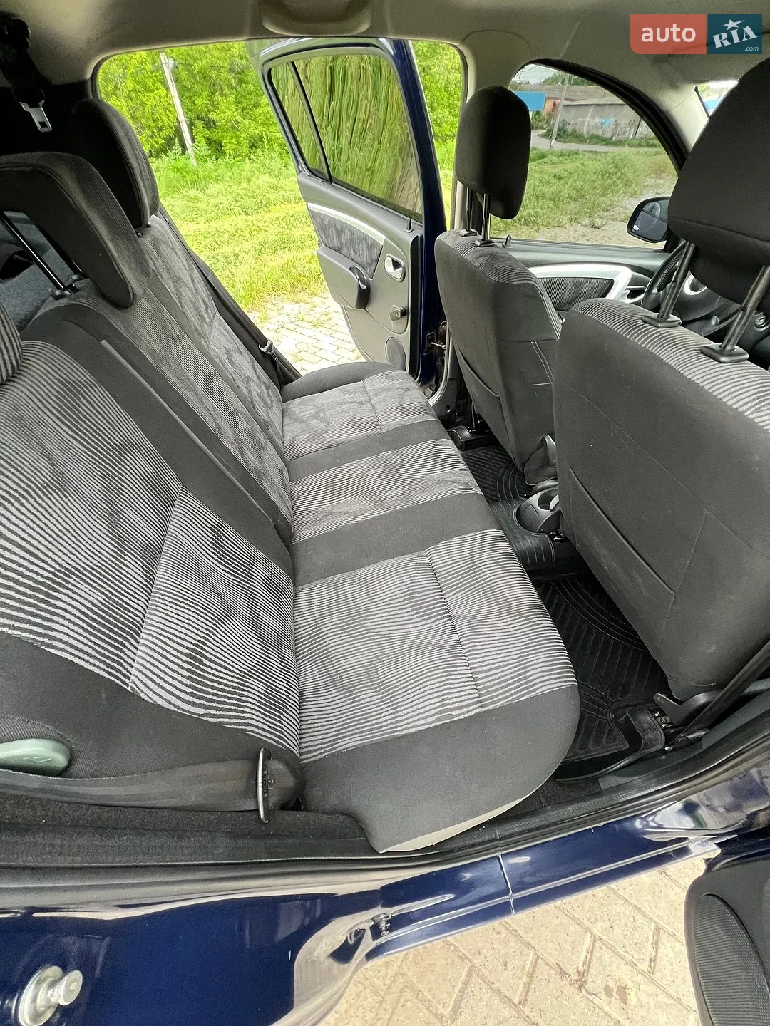 2010 Dacia Sandero - мініатюра 12