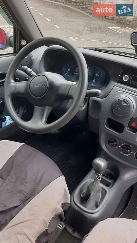 Хэтчбек Dacia Solenza 2003 в Благовещенском