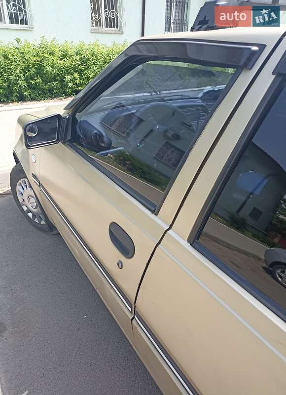 Седан Dacia Solenza 2004 в Павлограде