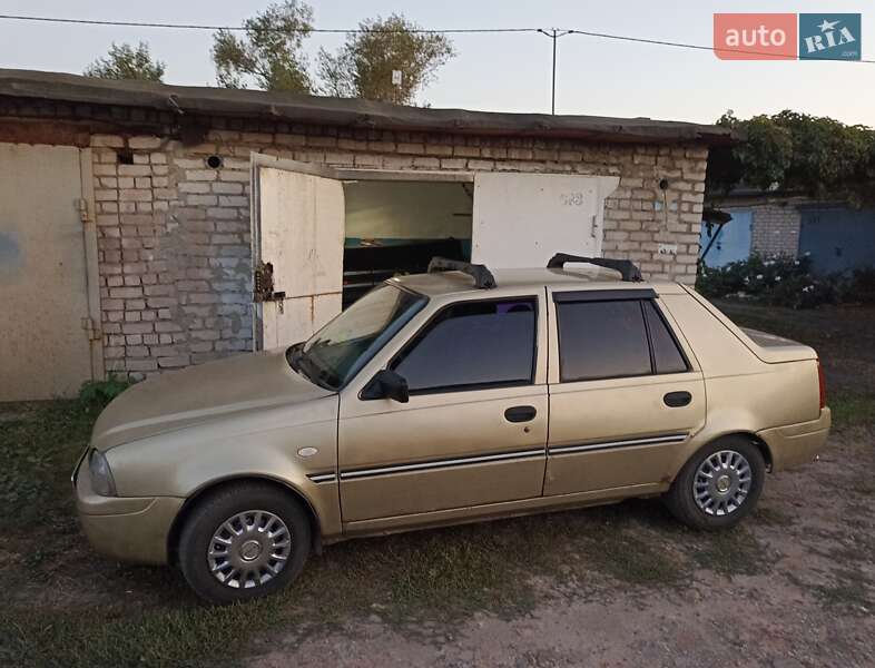Седан Dacia Solenza 2004 в Павлограде