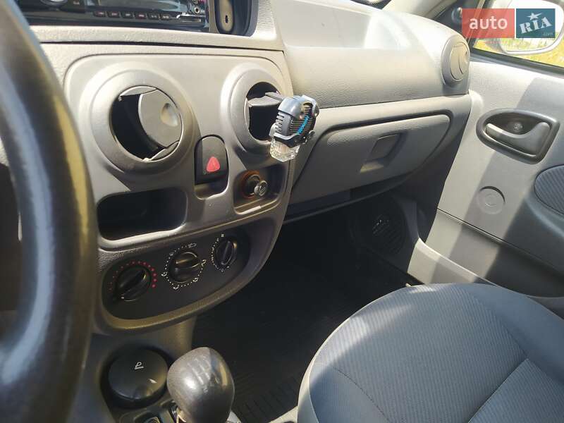 Седан Dacia Solenza 2003 в Прилуках