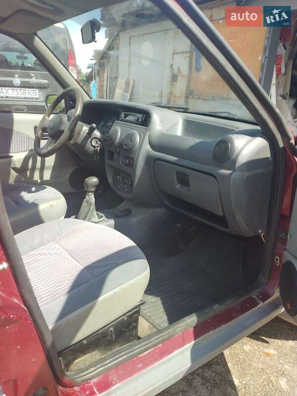 Ліфтбек Dacia Solenza 2003 в Харкові