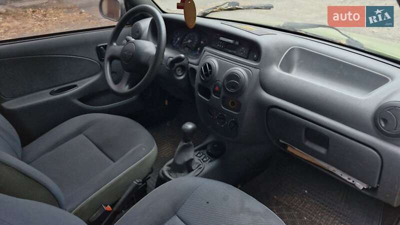 Седан Dacia Solenza 2003 в Киеве