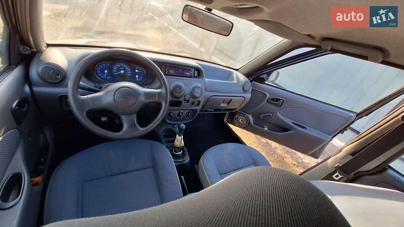 Седан Dacia Solenza 2004 в Калуше