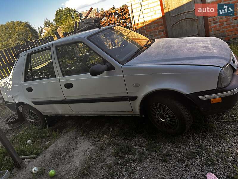 Седан Dacia Solenza 2004 в Малине