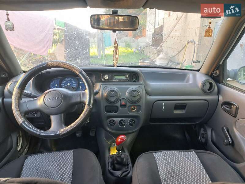 Седан Dacia Solenza 2004 в Малине