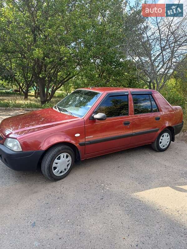 Седан Dacia Solenza 2004 в Богодухове