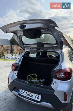 Внедорожник / Кроссовер Dacia Spring 2020 в 