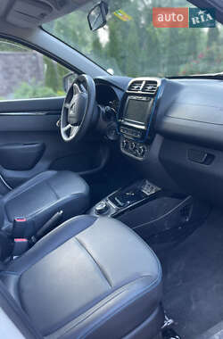 Внедорожник / Кроссовер Dacia Spring 2021 в 