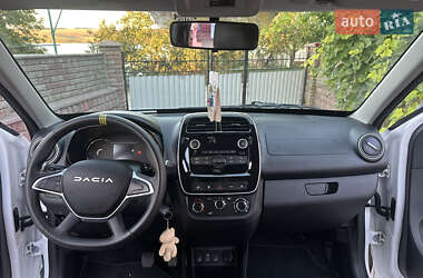 Позашляховик / Кросовер Dacia Spring 2023 в 