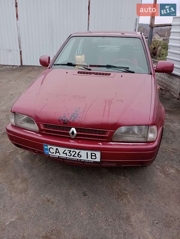 Седан Dacia SuperNova 2003 в Городище