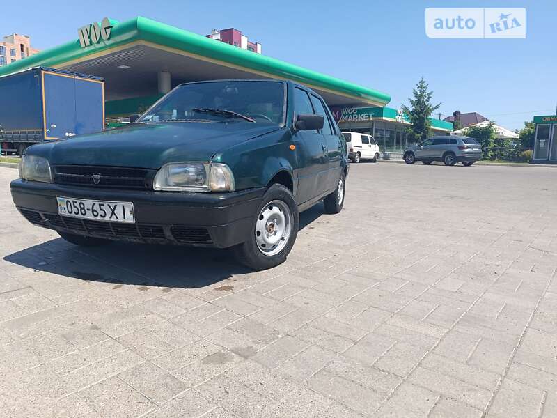 Седан Dacia SuperNova 2001 в Луцьку