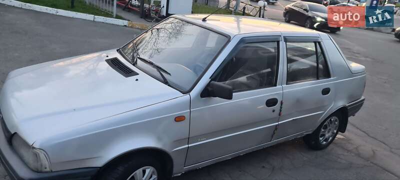 Седан Dacia SuperNova 2003 в Киеве